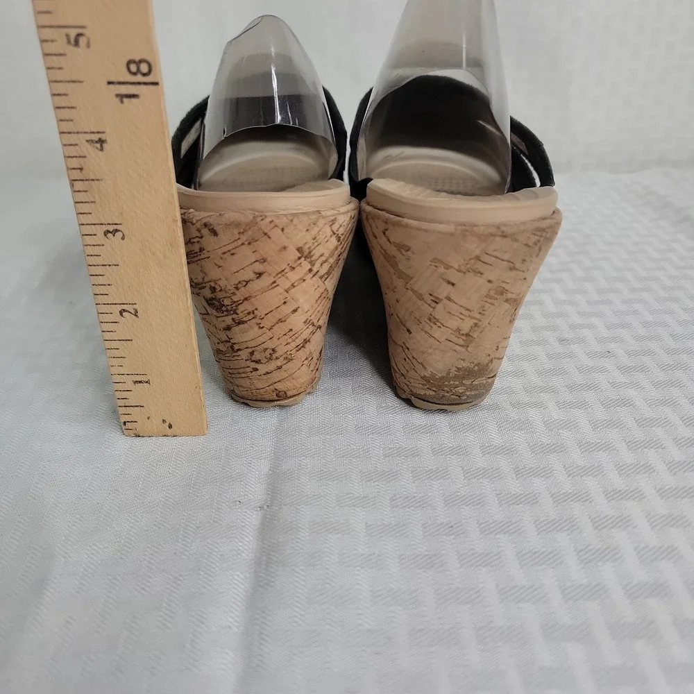 Crocs Womens 9 A Leigh Wedge Sandals Black Leather Cork Platform Slip On